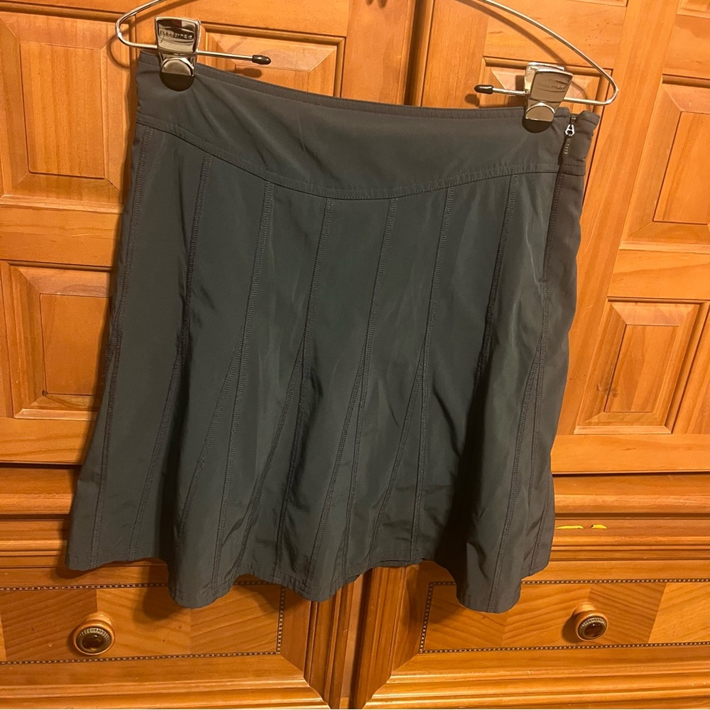 Athleta Women’s Skort Gray Size 4!